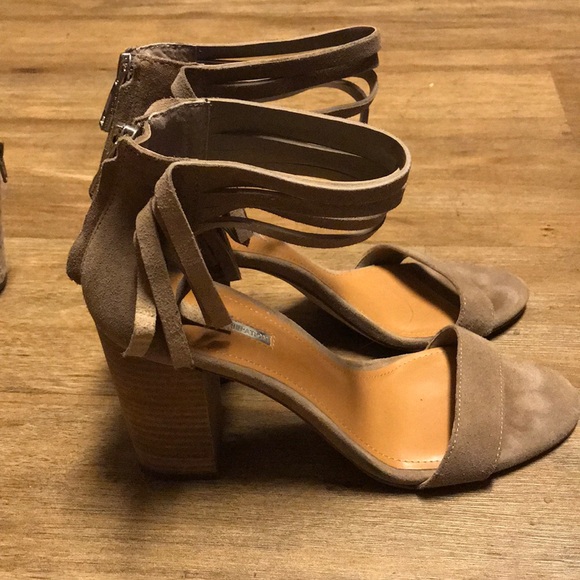 Chunky wooded heels - Picture 2 of 2